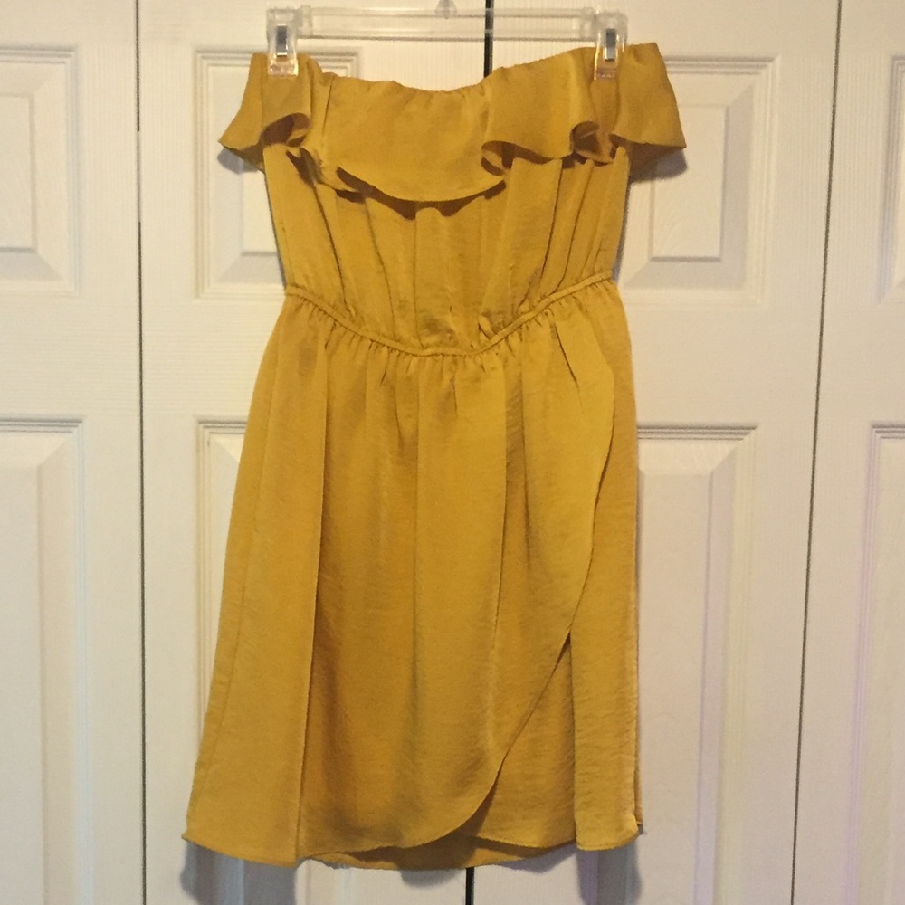 Ruffled strapless yellow dress Sz Sm